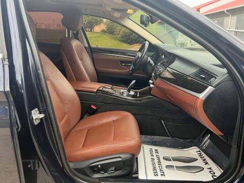 BMW 5-Series 528i 2015