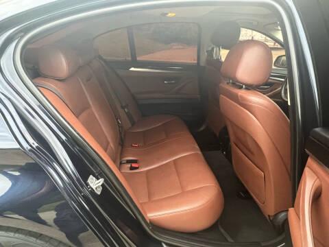 BMW 5-Series 528i 2015