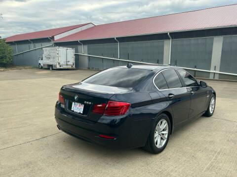 BMW 5-Series 528i 2015