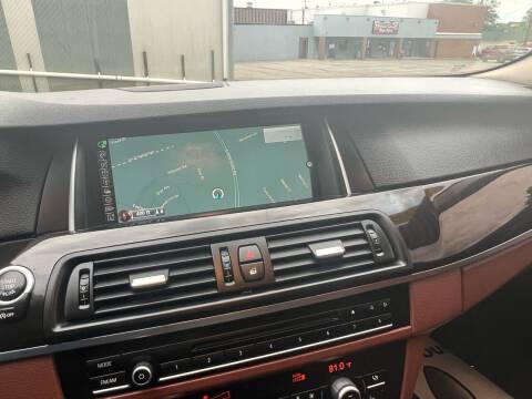 BMW 5-Series 528i 2015