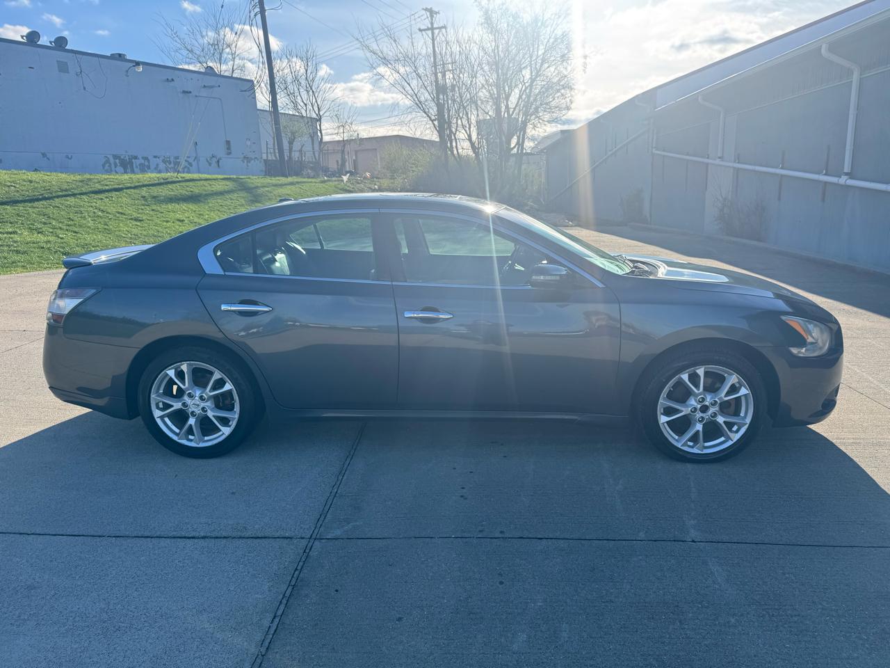 Nissan Maxima SV 2013