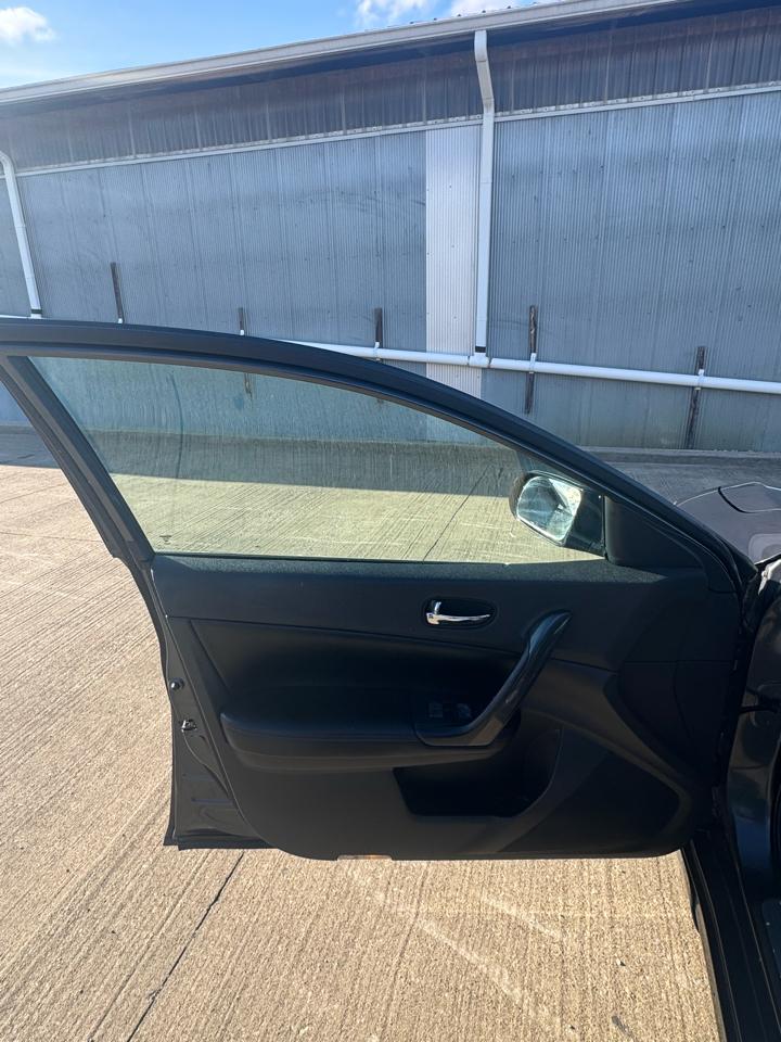 Nissan Maxima SV 2013