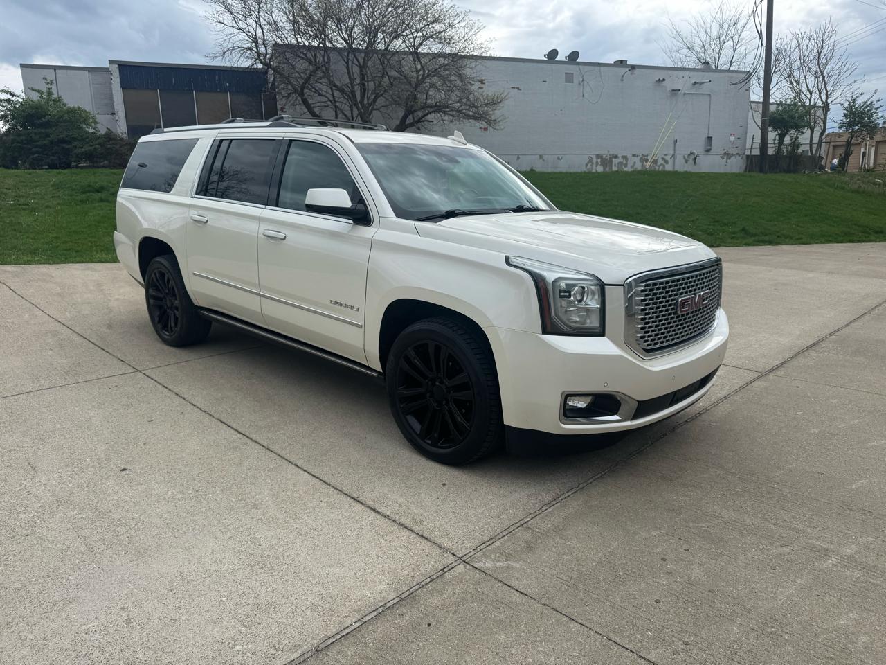 GMC Yukon Denali XL 4WD 2015