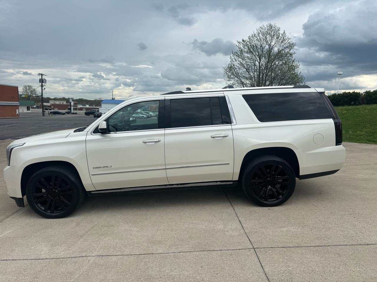 GMC Yukon Denali XL 4WD 2015