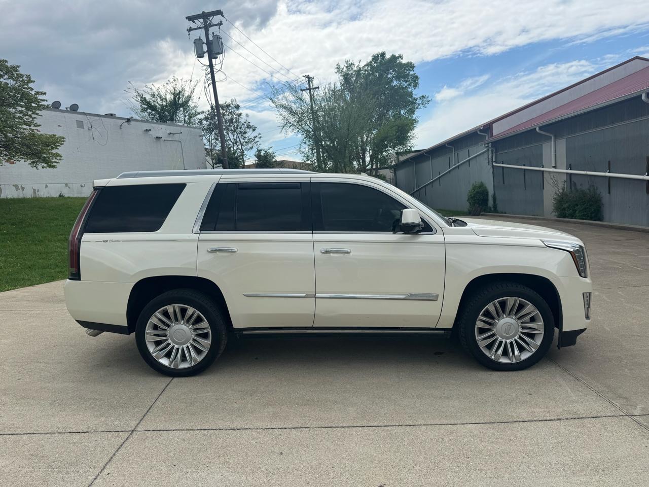 Cadillac Escalade Platinum 4WD 2015