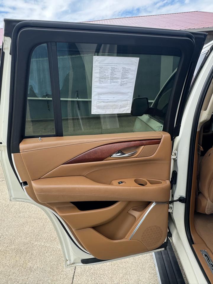 Cadillac Escalade Platinum 4WD 2015