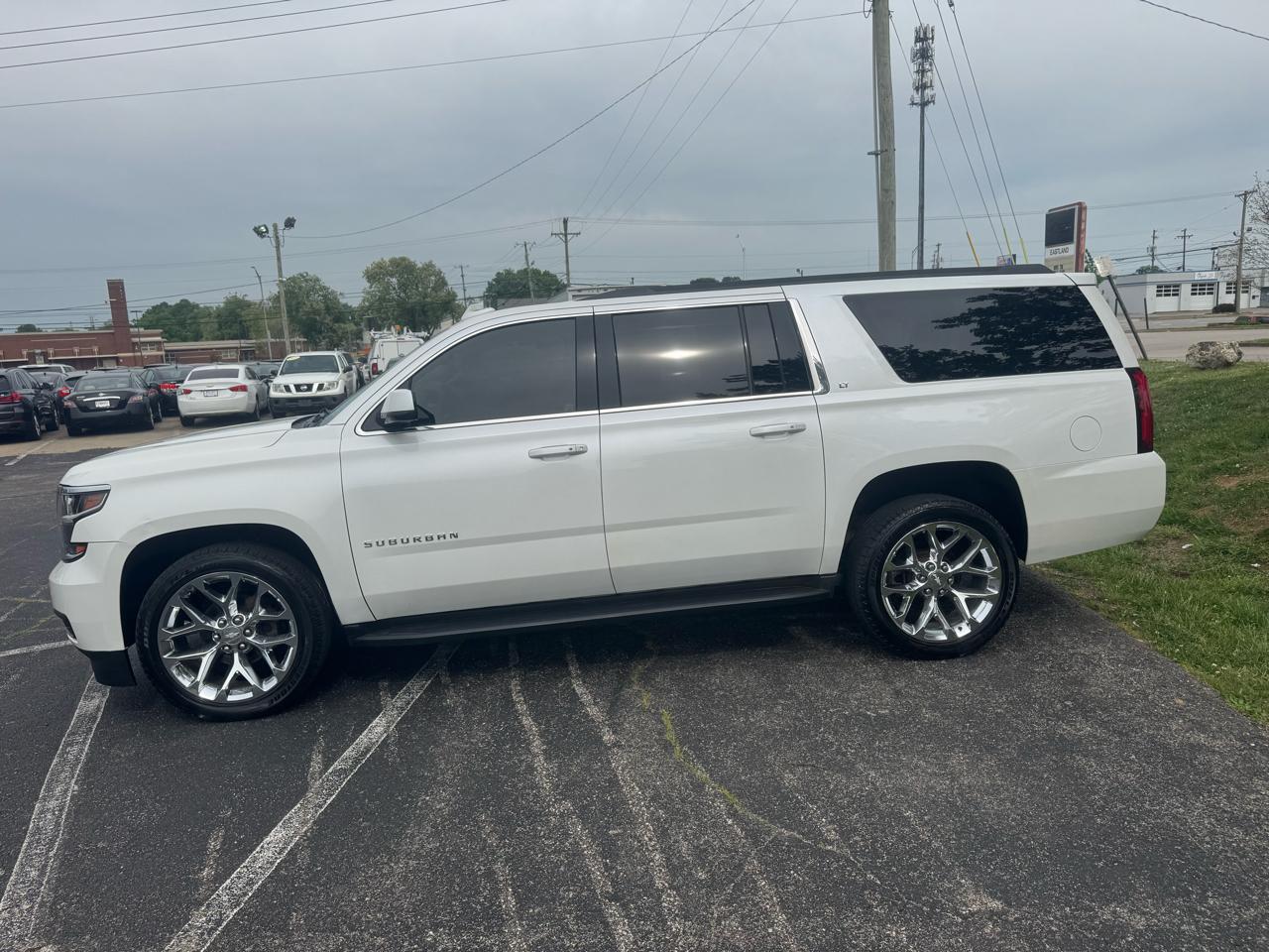 Chevrolet Suburban LT 4WD 2016