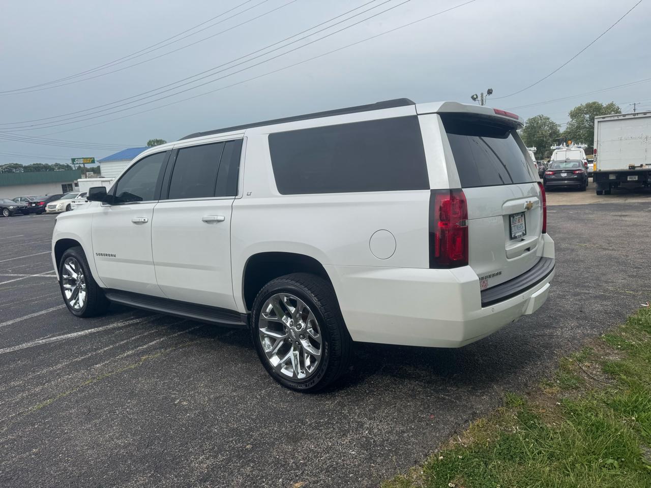 Chevrolet Suburban LT 4WD 2016
