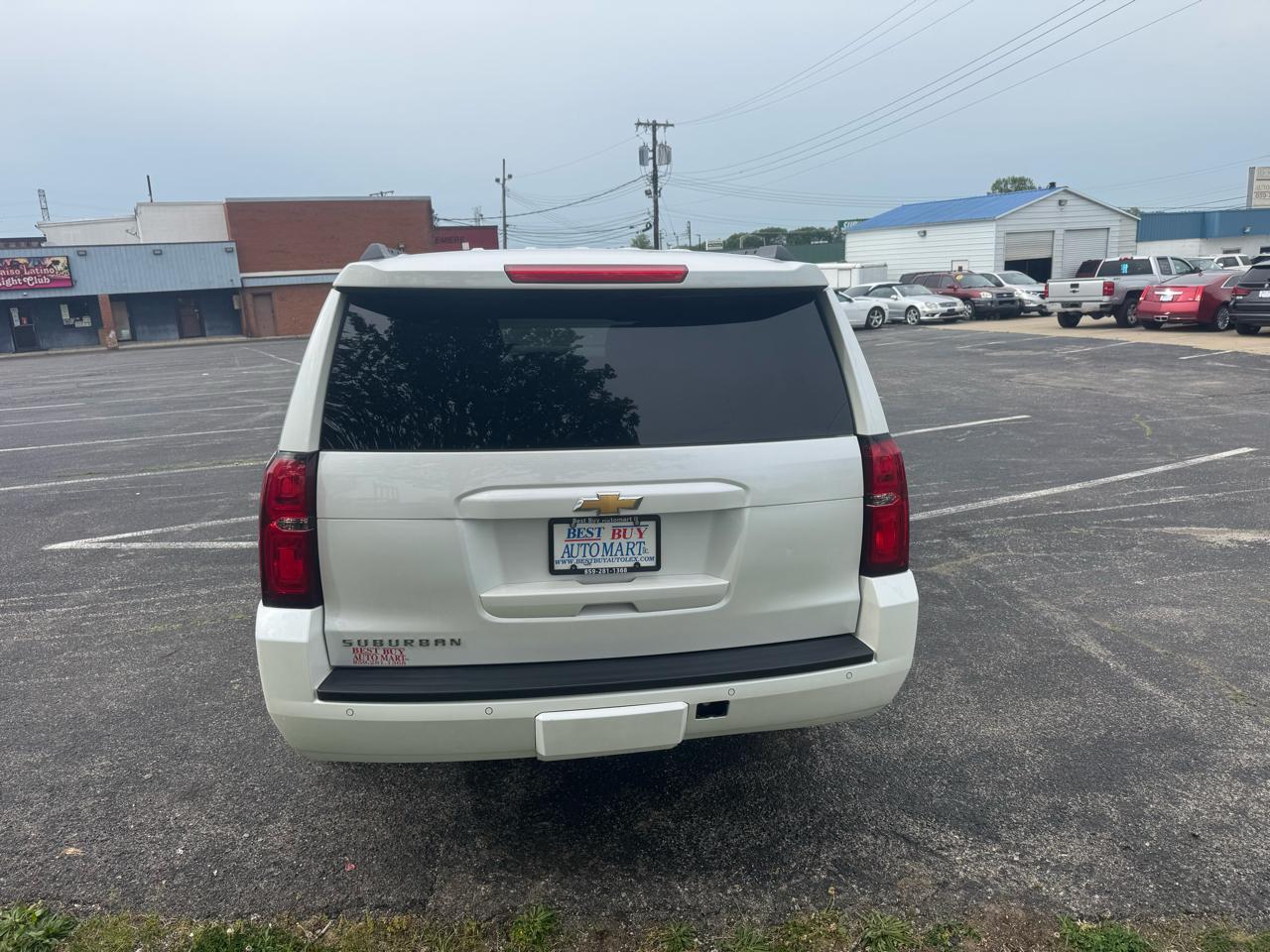 Chevrolet Suburban LT 4WD 2016
