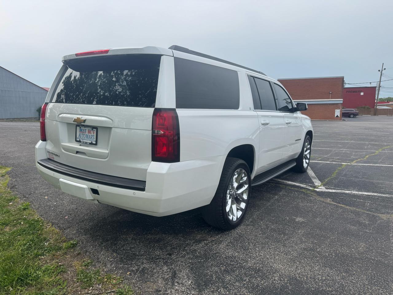 Chevrolet Suburban LT 4WD 2016