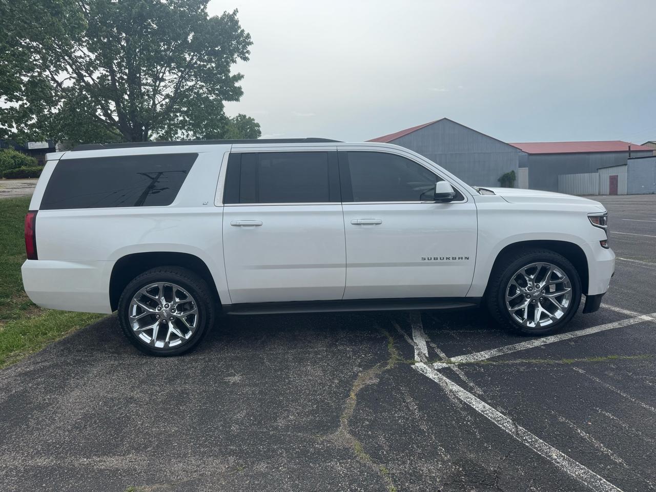 Chevrolet Suburban LT 4WD 2016