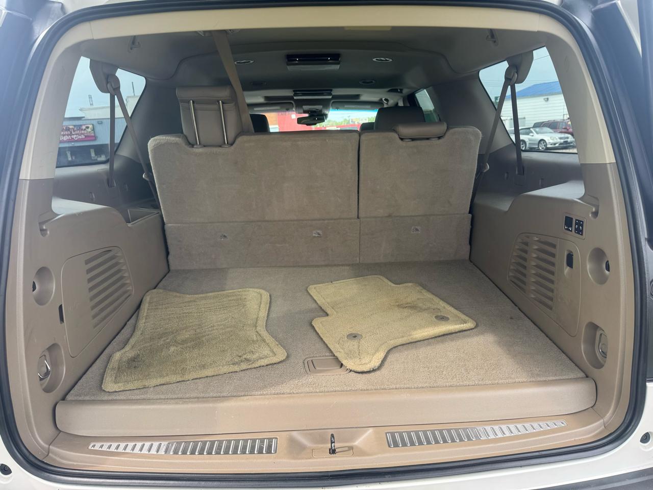 Chevrolet Suburban LT 4WD 2016