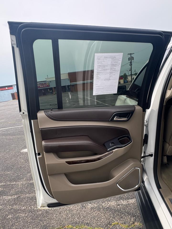 Chevrolet Suburban LT 4WD 2016