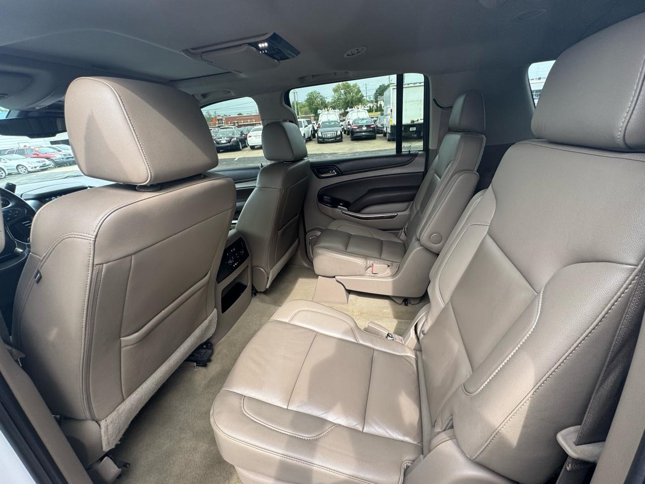 Chevrolet Suburban LT 4WD 2016