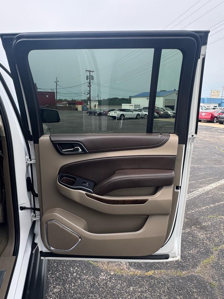 Chevrolet Suburban LT 4WD 2016