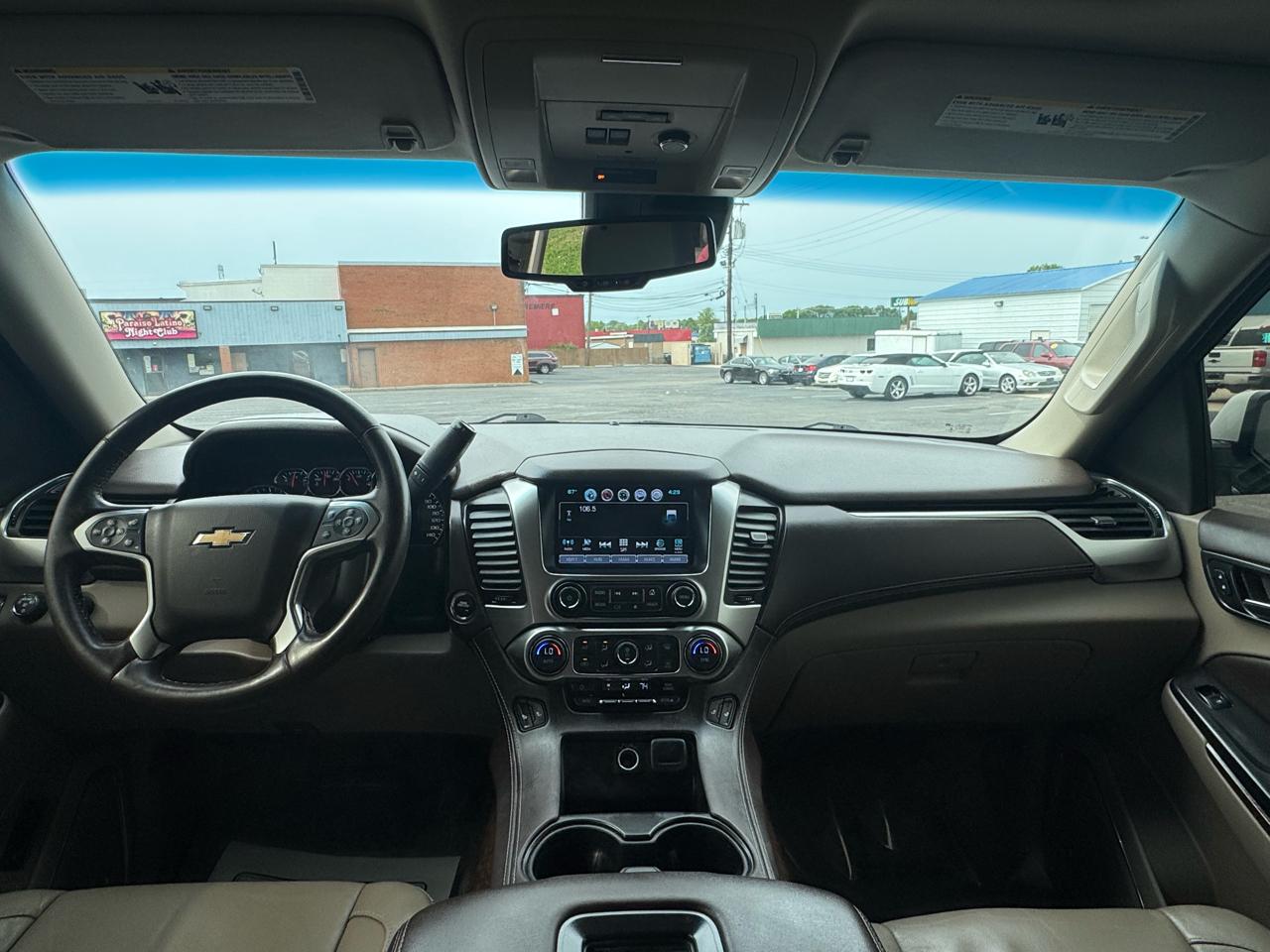 Chevrolet Suburban LT 4WD 2016