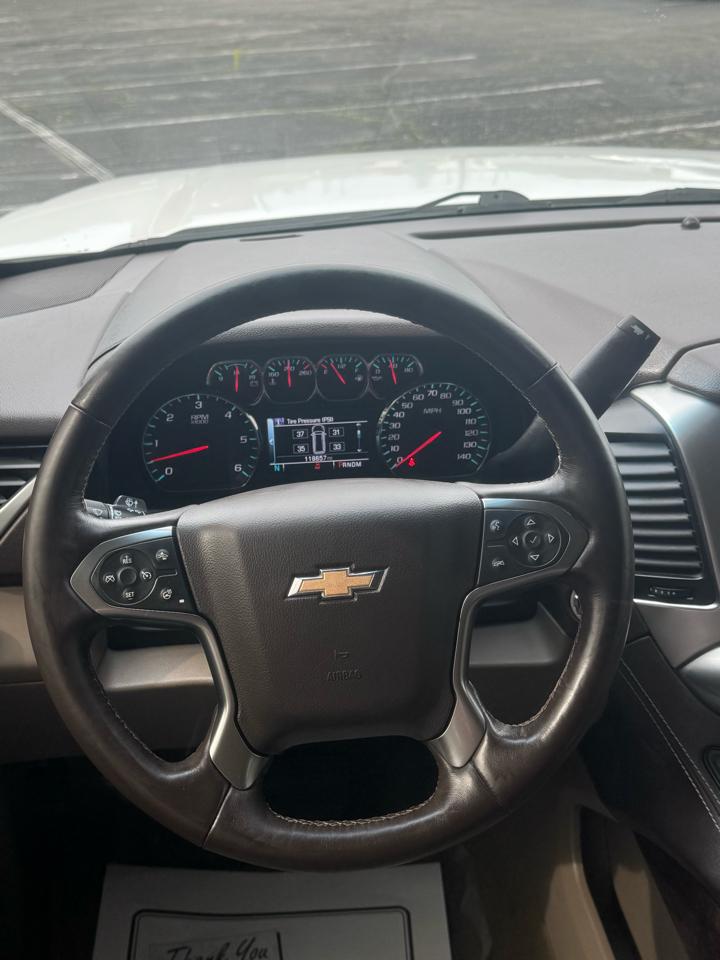 Chevrolet Suburban LT 4WD 2016