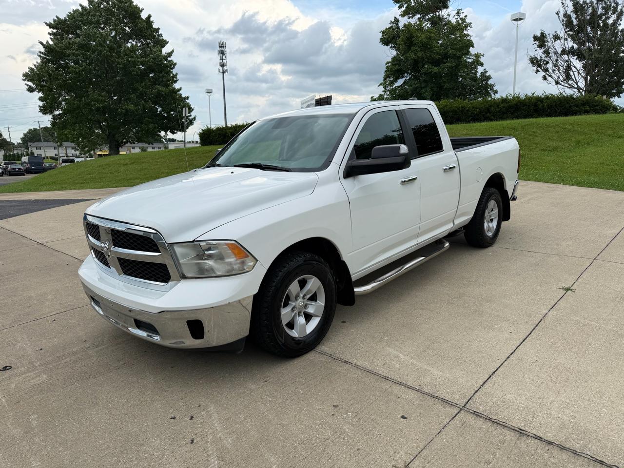 RAM 1500 SLT Quad Cab 4WD 2016