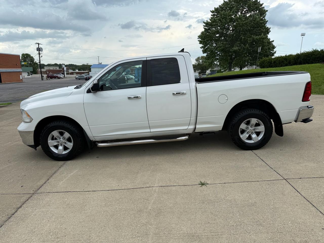 RAM 1500 SLT Quad Cab 4WD 2016
