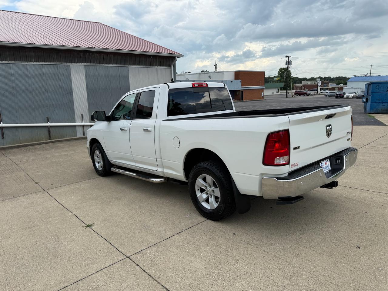 RAM 1500 SLT Quad Cab 4WD 2016