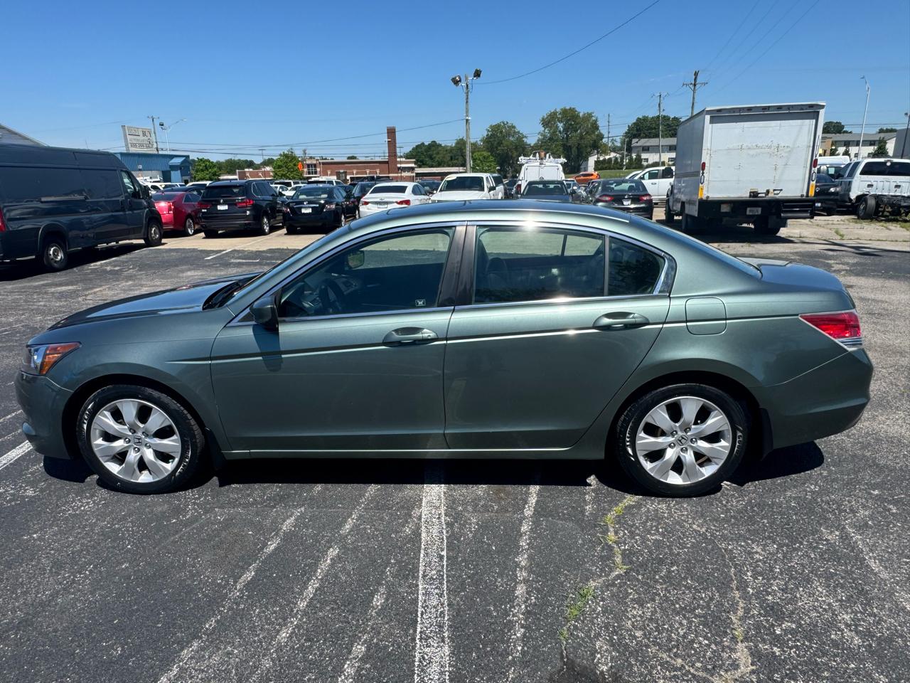 Honda Accord EX-L Sedan AT 2010