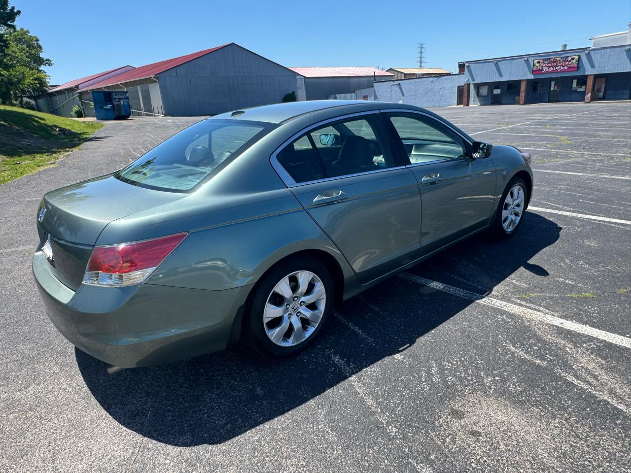 Honda Accord EX-L Sedan AT 2010