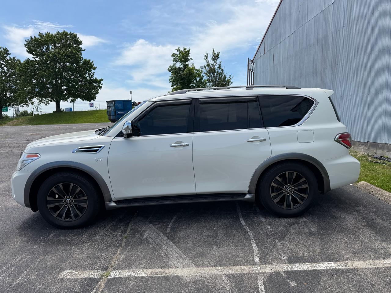 Nissan Armada Platinum AWD 2017