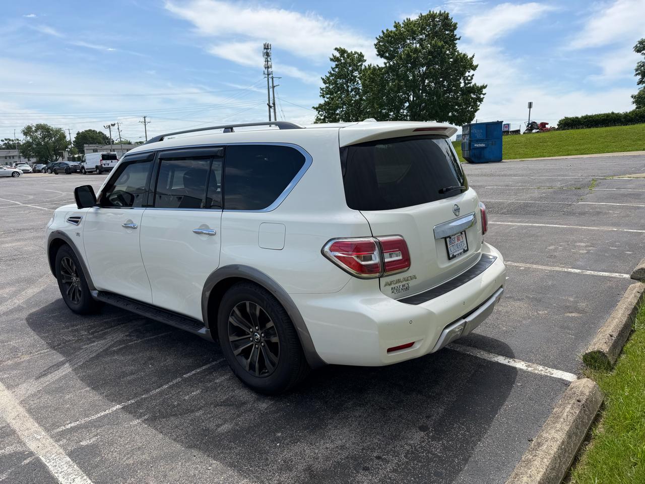 Nissan Armada Platinum AWD 2017