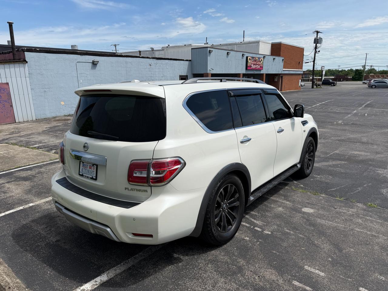 Nissan Armada Platinum AWD 2017