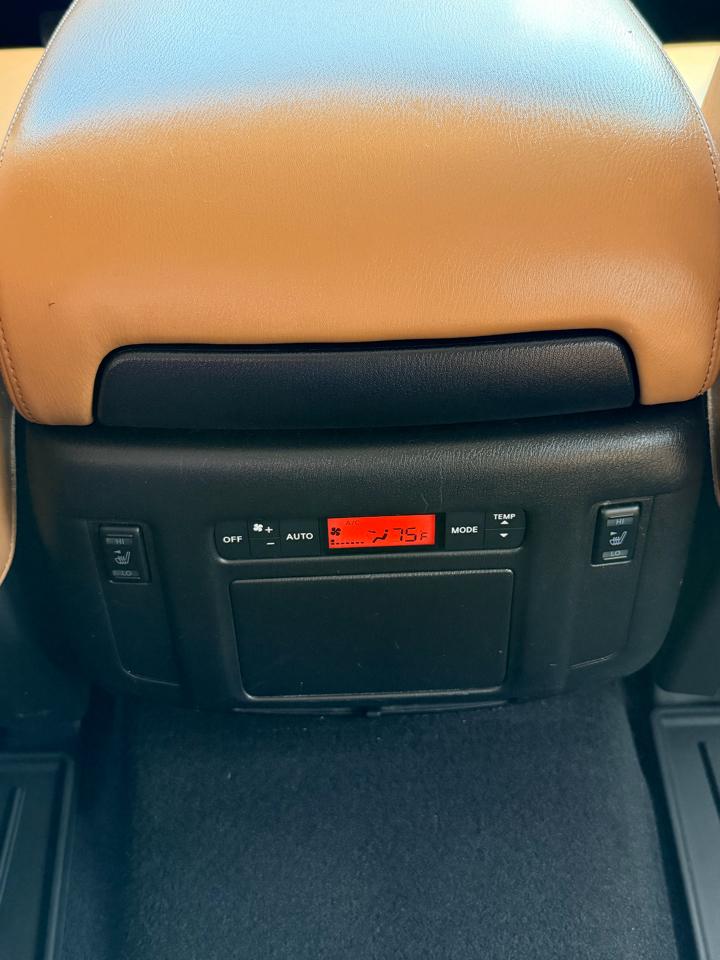 Nissan Armada Platinum AWD 2017