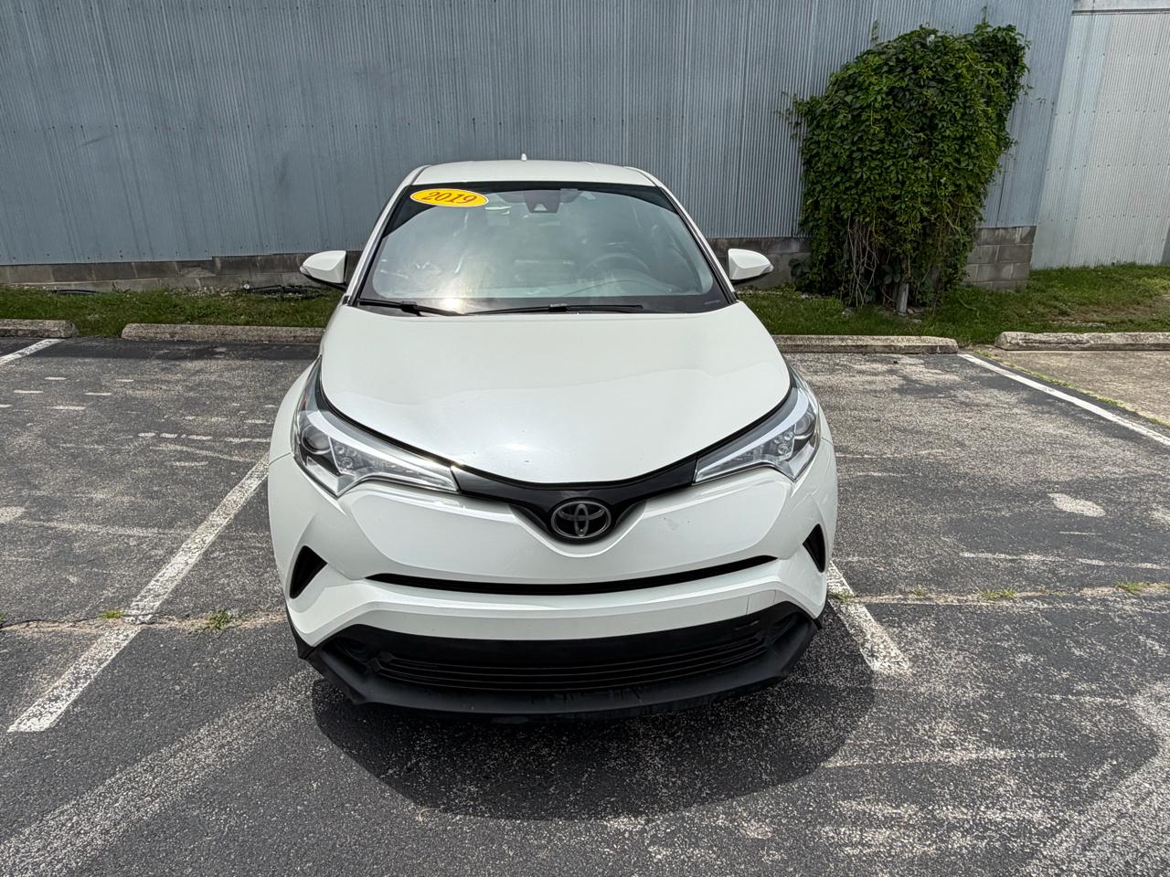 Toyota C-HR LE 2019