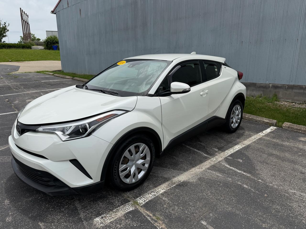 Toyota C-HR LE 2019