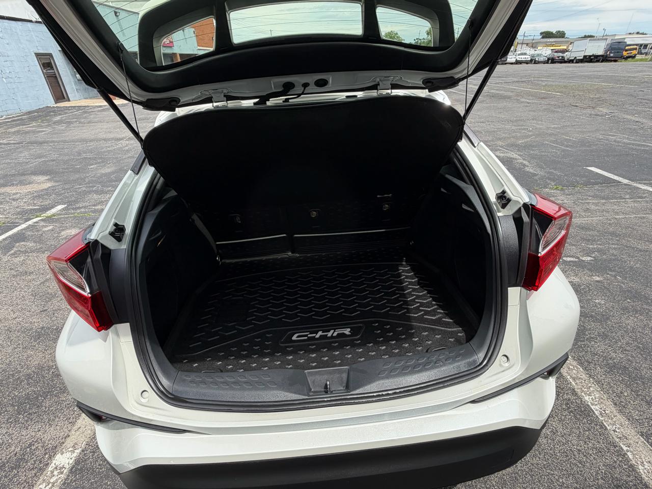 Toyota C-HR LE 2019