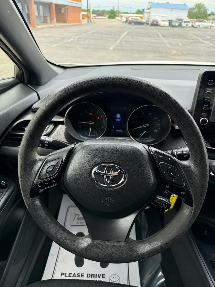 Toyota C-HR LE 2019
