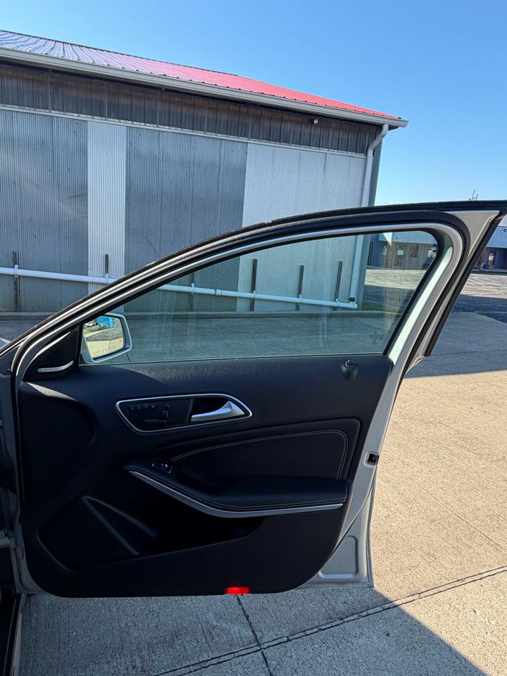 Mercedes-Benz GLA-Class GLA250 4MATIC 2015