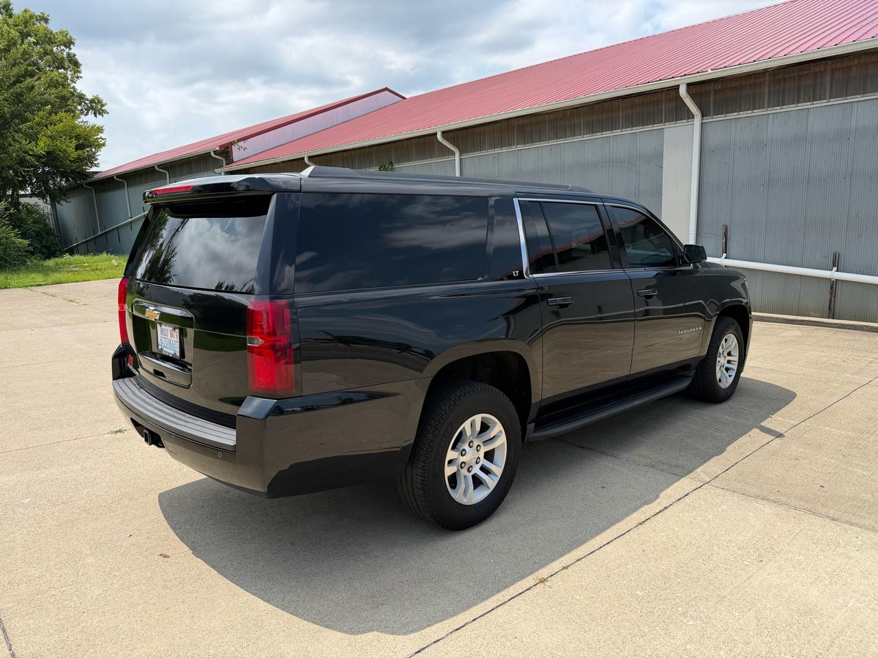 Chevrolet Suburban LT 4WD 2017