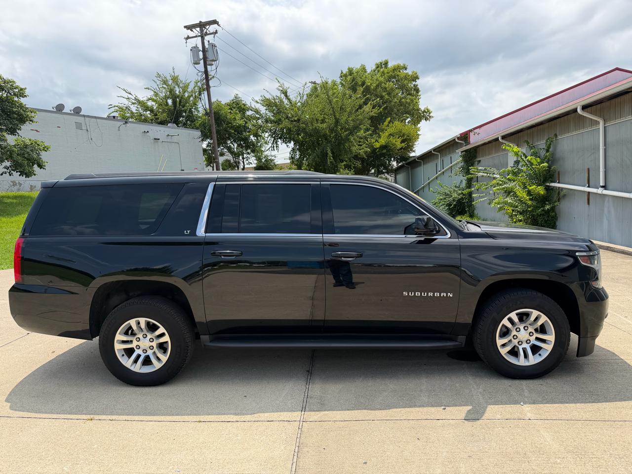 Chevrolet Suburban LT 4WD 2017