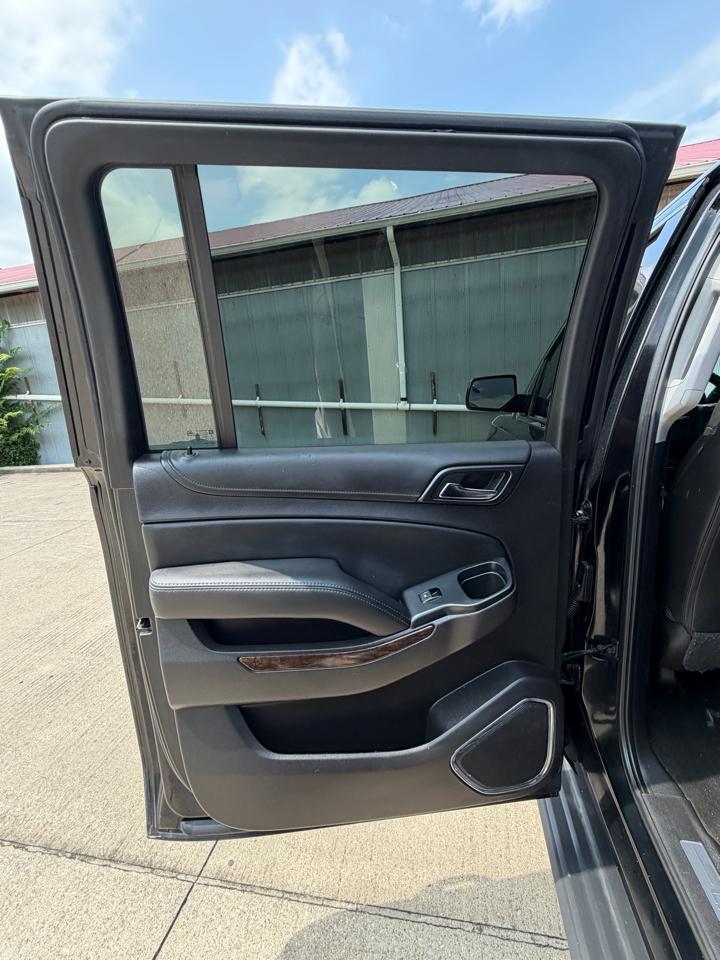 Chevrolet Suburban LT 4WD 2017