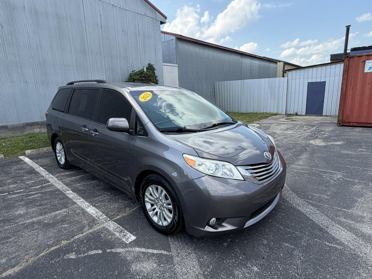 Toyota Sienna XLE FWD 8-Passenger V6 2015