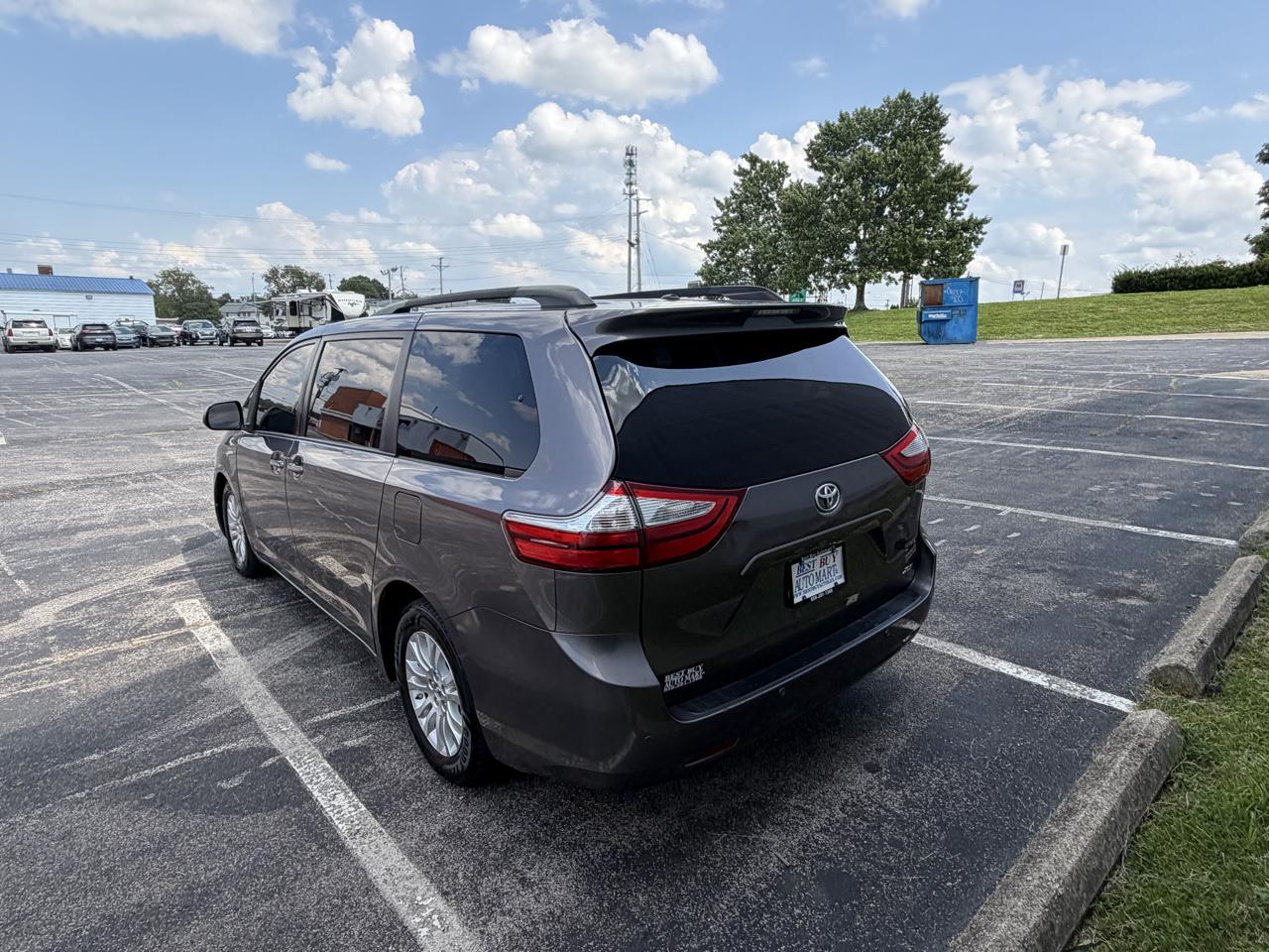 Toyota Sienna XLE FWD 8-Passenger V6 2015