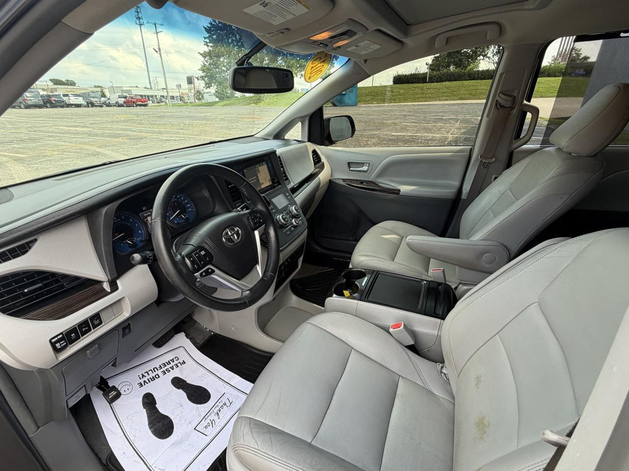 Toyota Sienna XLE FWD 8-Passenger V6 2015