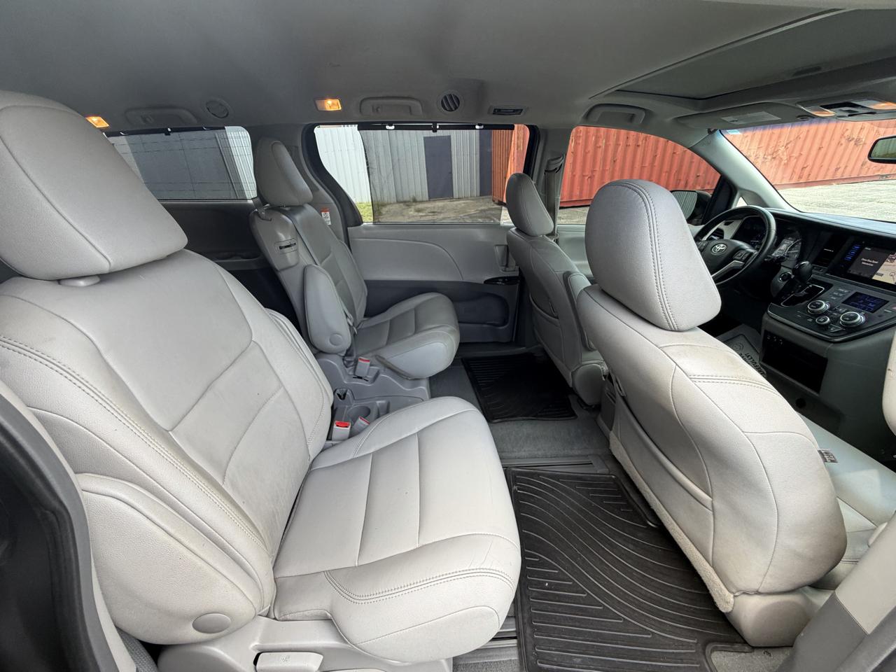 Toyota Sienna XLE FWD 8-Passenger V6 2015