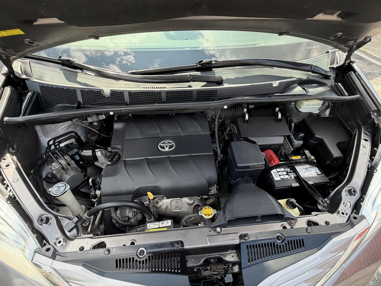 Toyota Sienna XLE FWD 8-Passenger V6 2015