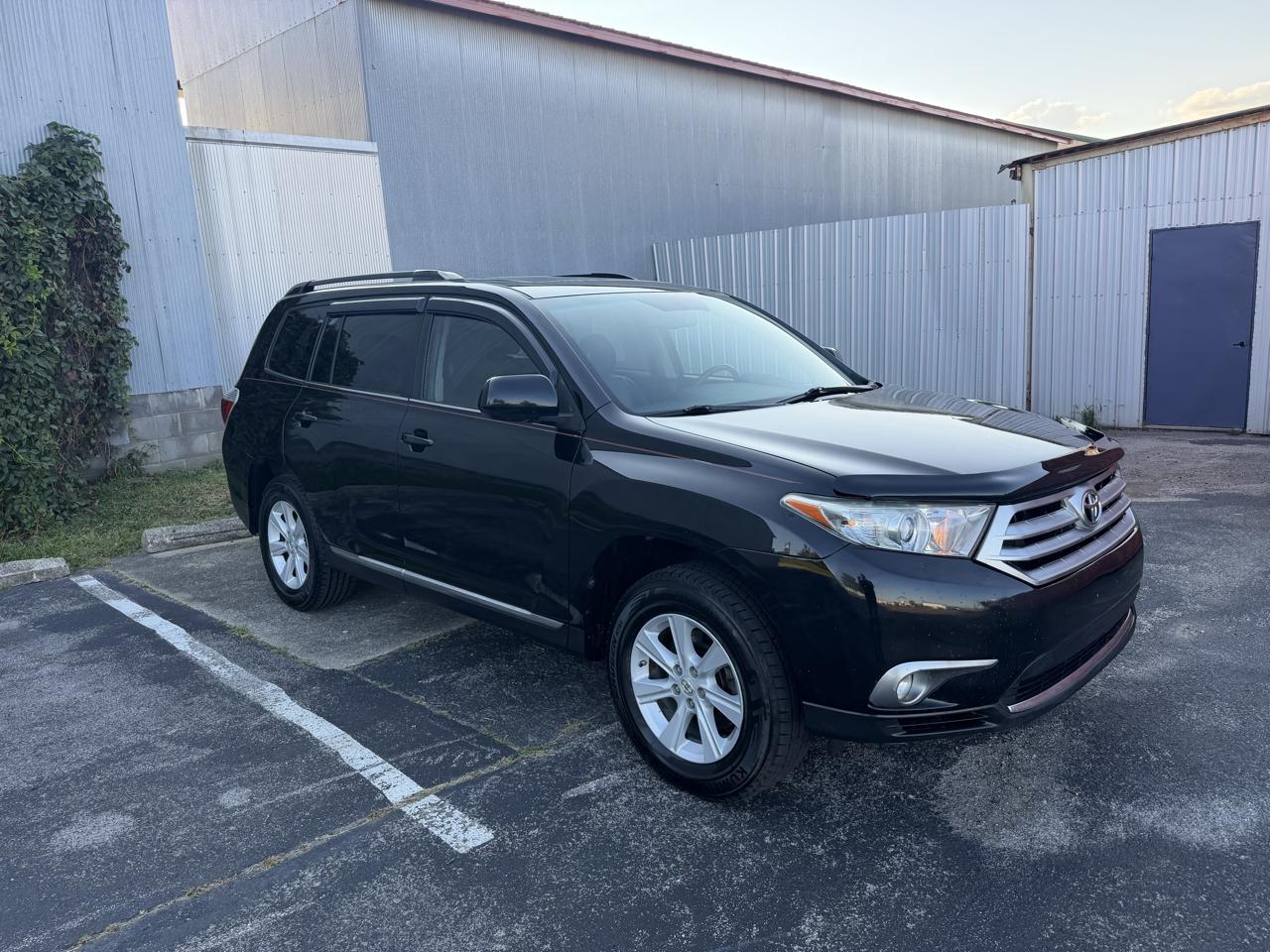 Toyota Highlander Base 4WD 2012