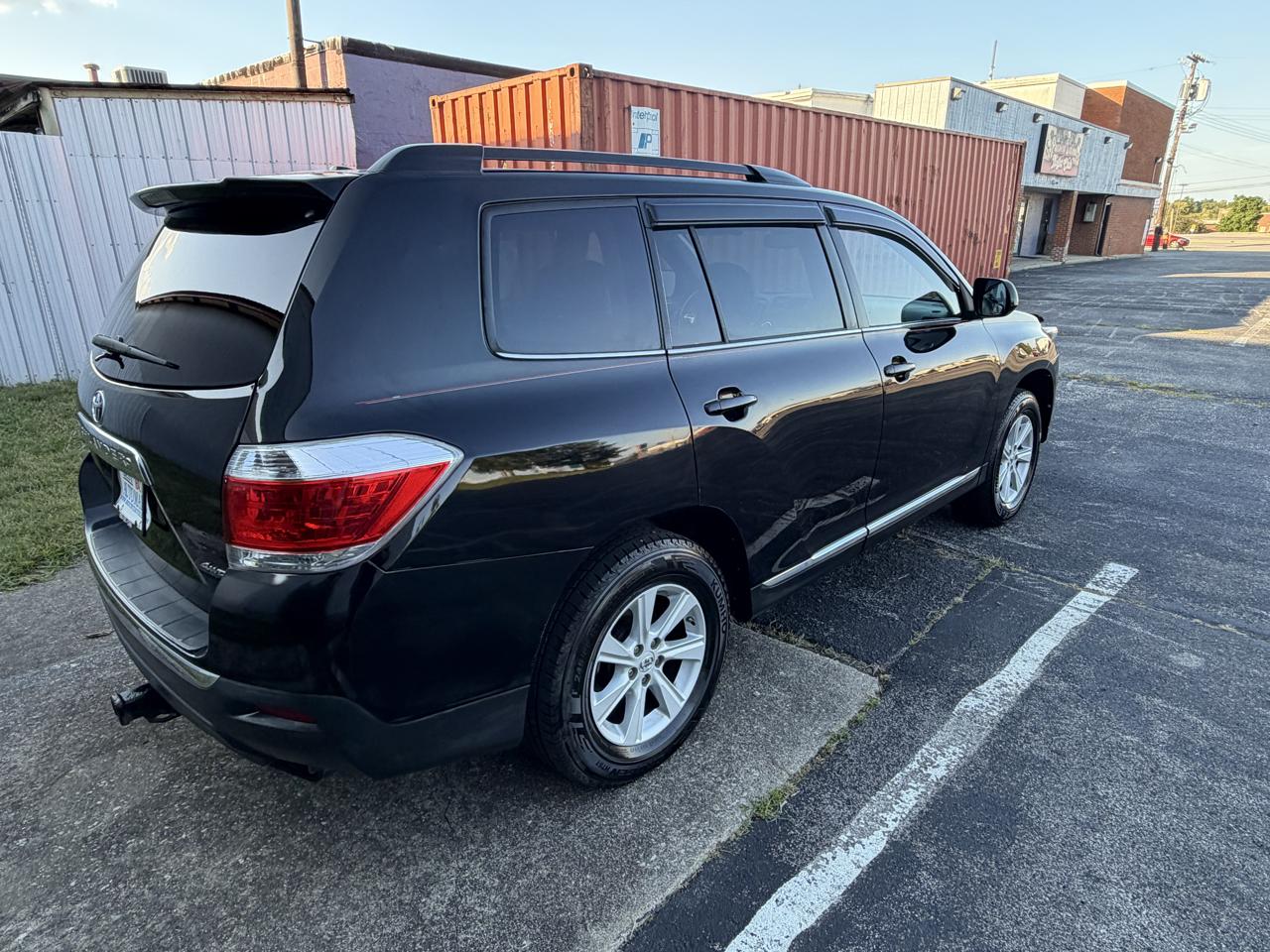 Toyota Highlander Base 4WD 2012