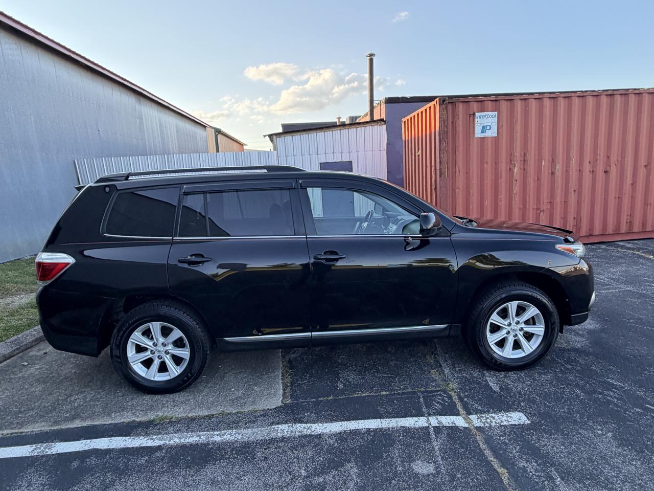 Toyota Highlander Base 4WD 2012
