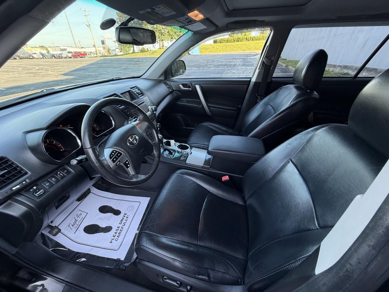 Toyota Highlander Base 4WD 2012