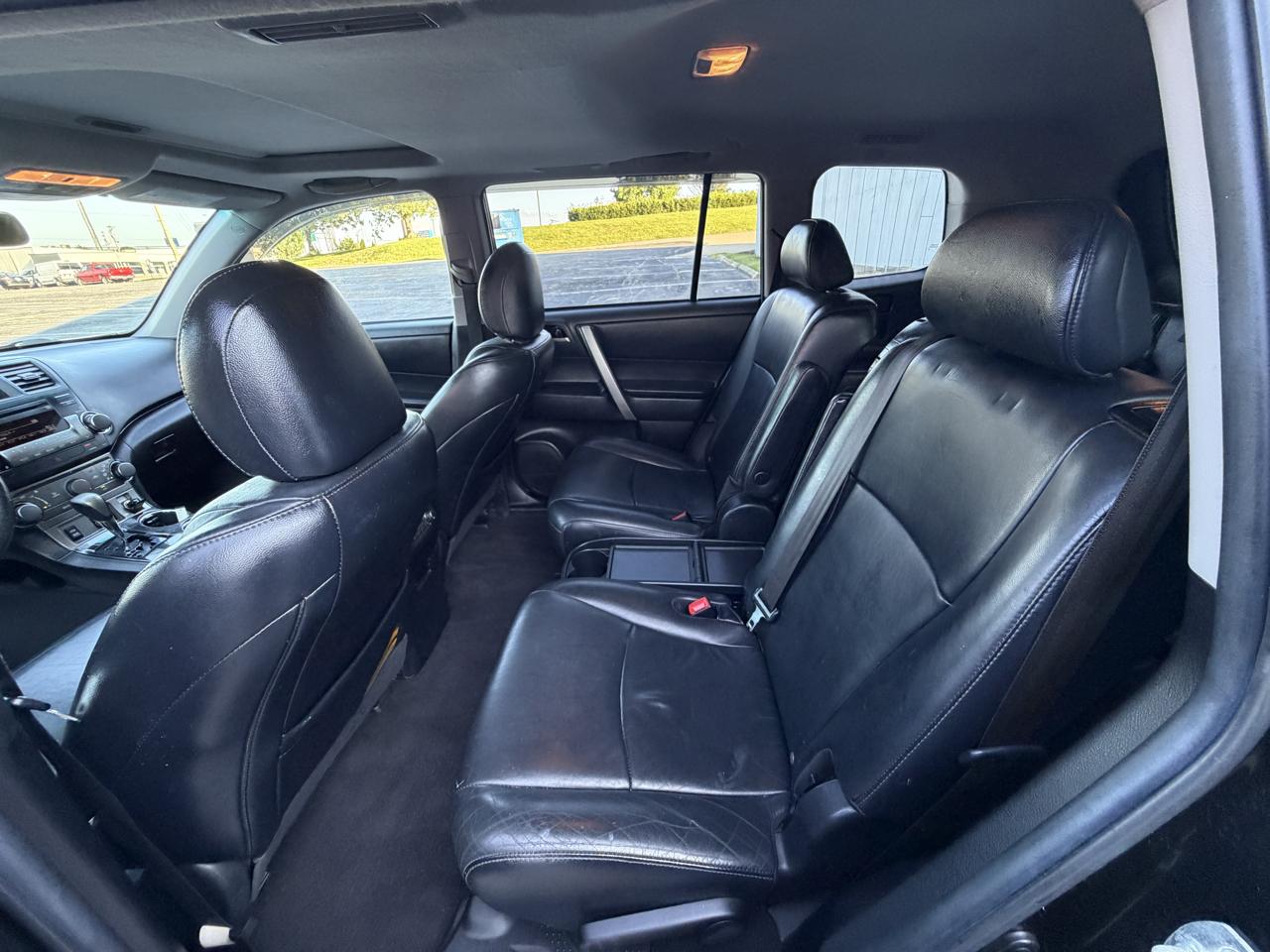 Toyota Highlander Base 4WD 2012