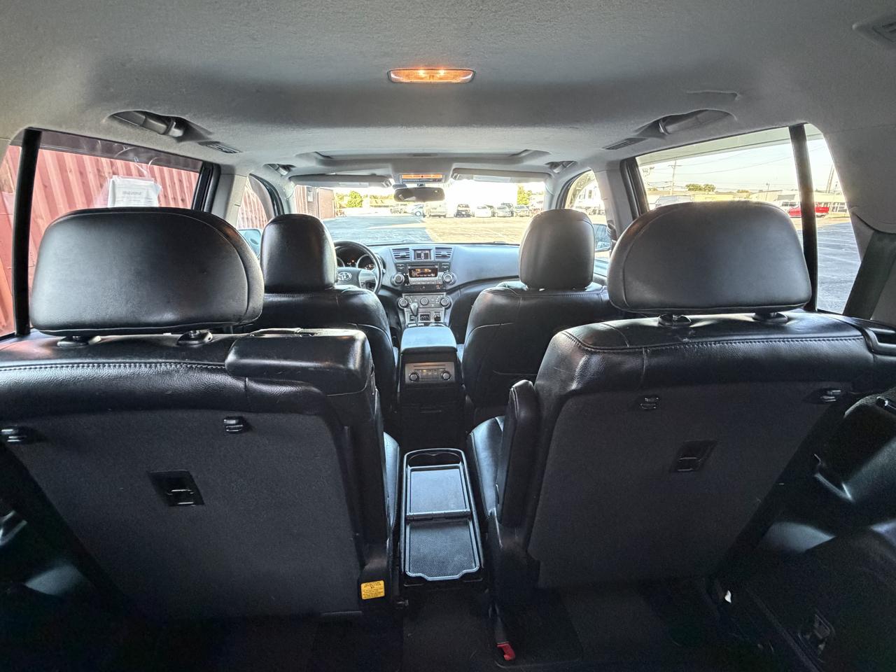 Toyota Highlander Base 4WD 2012