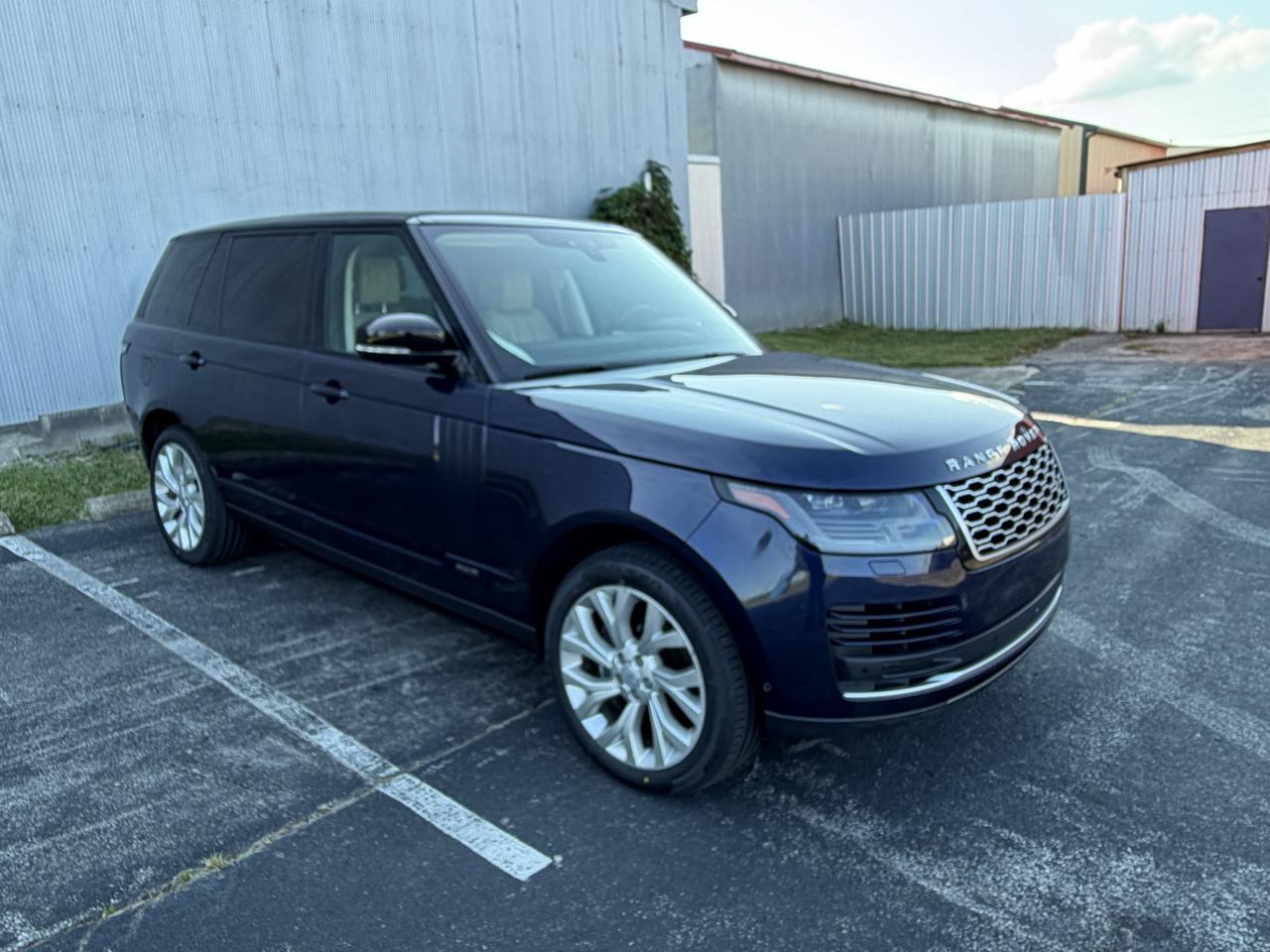 Land Rover Range Rover Supercharged LWB 2019
